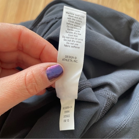 Athleta Flint Gray Relay Reflective Tight Ruched Calf Leggings 903959 EUC Size S - Picture 10 of 11